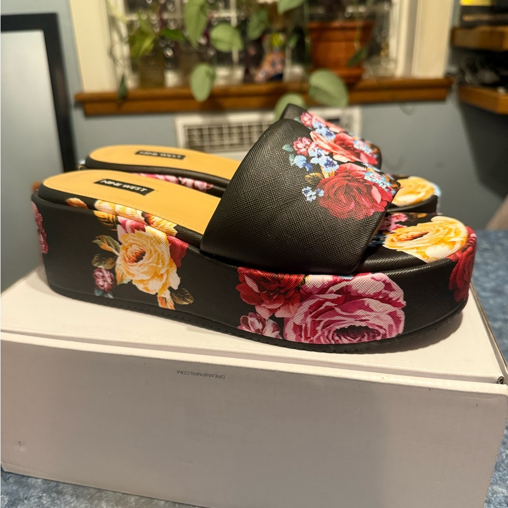 Nine West Black Floral Platform Slides